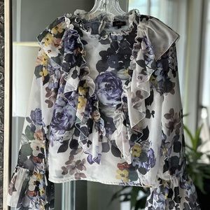 Ontwelth new sheer floral blouse size small beautiful excellent condition!